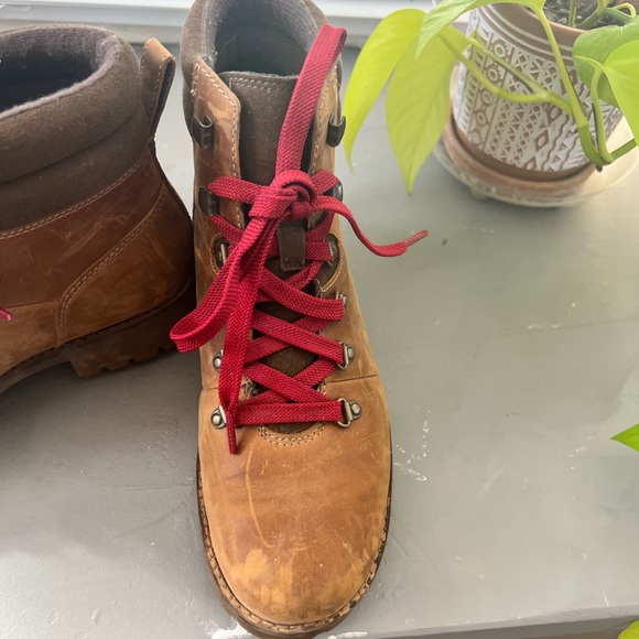 Women's Ellendale Mid hiker wheat Lace-Up Boot - Picture 4 of 9